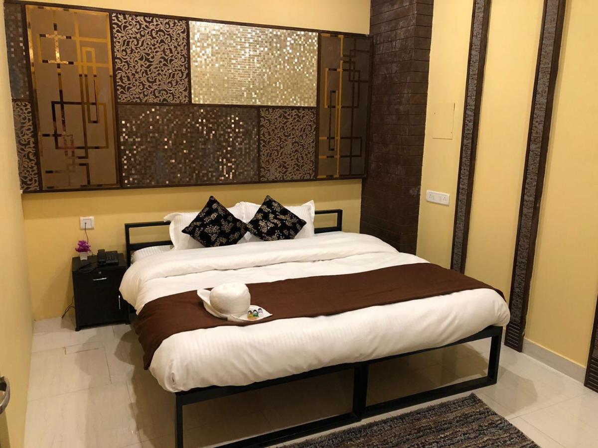 The Madaar House Hotel Varanasi Exterior photo