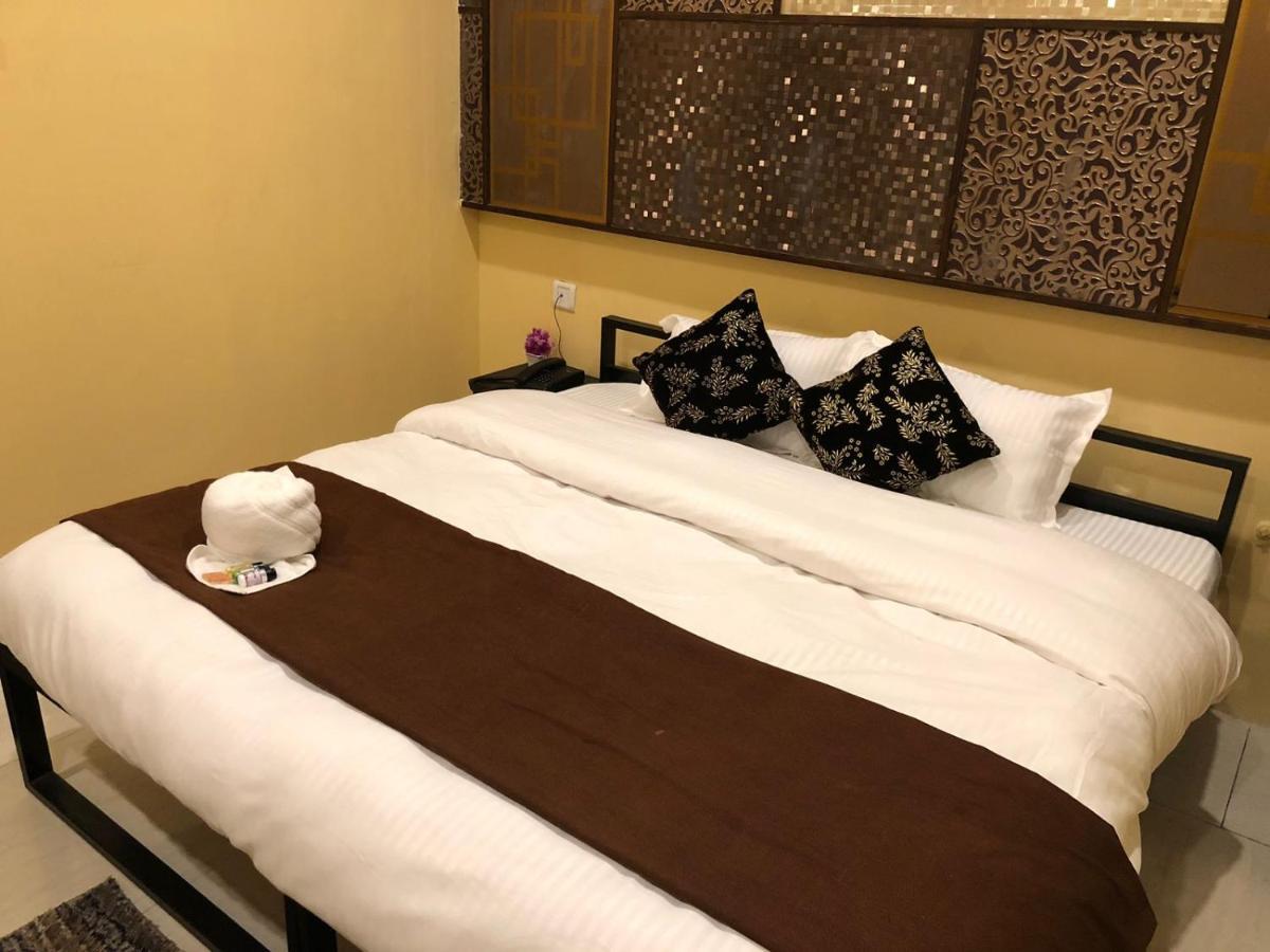 The Madaar House Hotel Varanasi Exterior photo